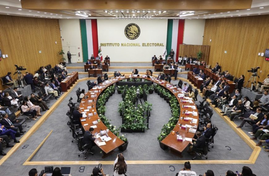 INE perfila 5 nuevos partidos políticos para 2027, pero estalla la polémica por «robo» de afiliados con Morena