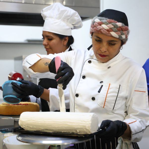 Huixquilucan se consolida como motor de empleo: Más de 4 mil mexiquenses transforman su vida en el Centro de Oficios