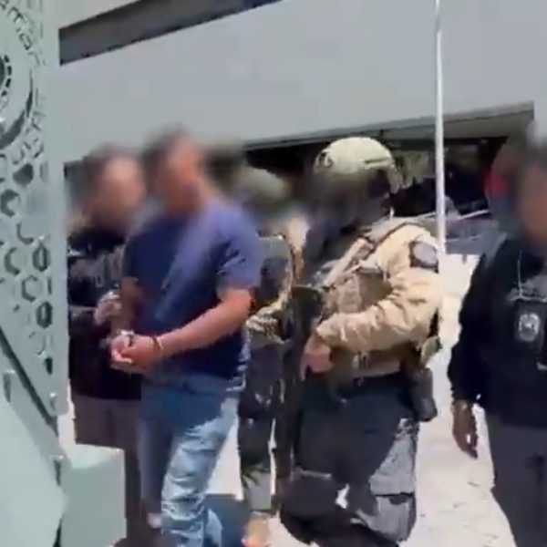 Detienen a exsubdirector de la Policía de Xalatlaco tras brutal golpiza a su pareja