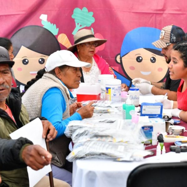 El DIFEM lleva más de 20 servicios gratuitos a zonas indígenas del Edomex. Atención médica, sillas de ruedas, asesoría jurídica y el #Trenzatón2026 han llegado a 14 municipios para apoyar a familias mazahuas y otomíes